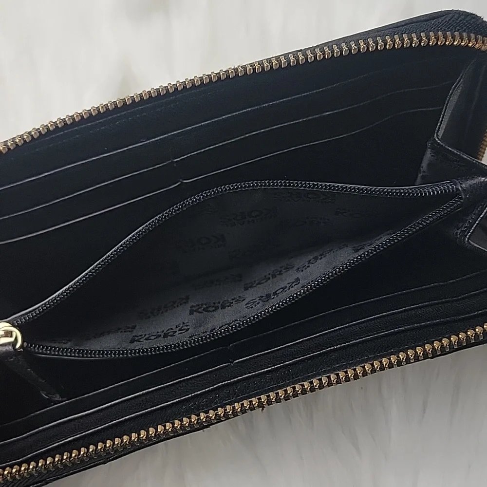 MICHAEL‎ KORS Hamilton Black Quilted Leather Gold Tone Logo Zip Around Wallet